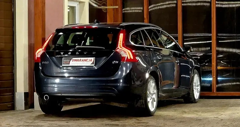 Volvo V60 cena 37999 przebieg: 200000, rok produkcji 2013 z Gąbin małe 562